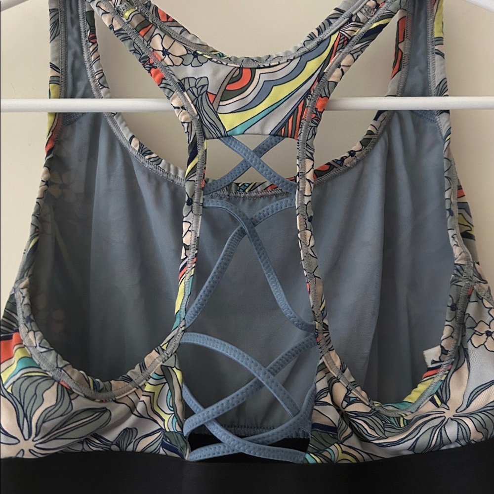 Victoria’s Secret Victoria Sport Flower Floral racerback crisscross bra size M